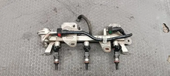 Dacia Sandero II Fuel main line pipe 175201470R 20160202