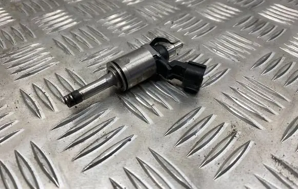 Ford Focus Fuel injector CM5EBB