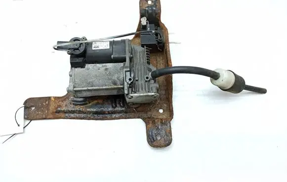 Mercedes-Benz Vito Viano W639 Air suspension compressor/pump A6393200404