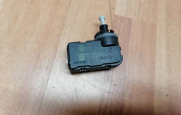 Seat Altea Headlight level adjustment motor 5P0941295