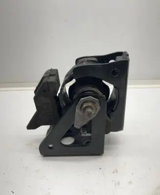 Toyota Auris E180 Engine mount bracket 309E07
