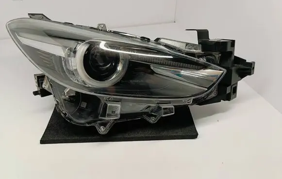 Mazda 3 III Headlight/headlamp B63C51030 L1717 BSP551030