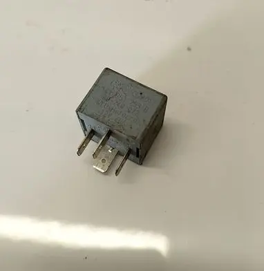 Volkswagen Golf IV Other relay 141951253B