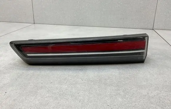 Opel Mokka B Tailgate rear/tail lights 9833944580