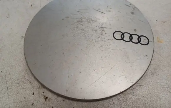 Audi 200 Wheel nut cap/cover 447601165