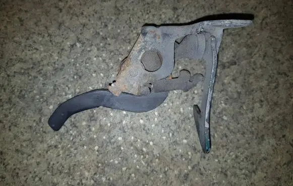 BMW 7 E38 Engine bonnet/hood lock/catch 51238164766