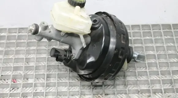 Mercedes-Benz SLK R171 Brake booster A0054306430