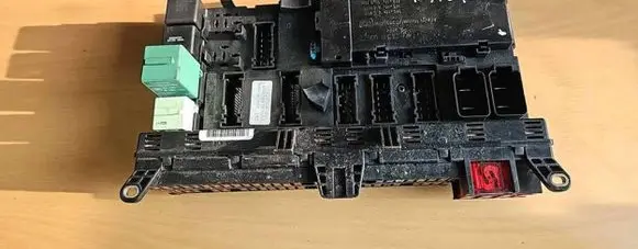 BMW X5 E53 Fuse module 8380407 224233040801