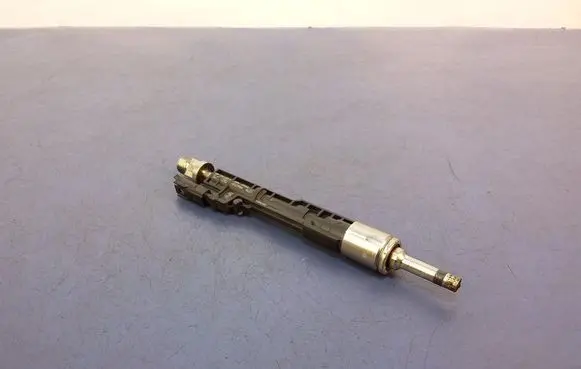 BMW 5 G30 G31 G38 Fuel injector 8626147