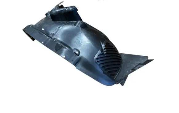 Front wheel arch liner splash guards