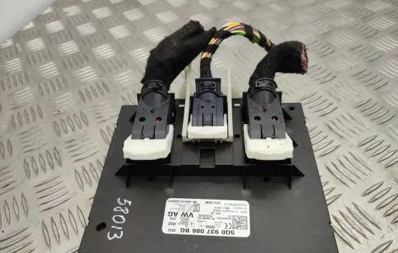 Volkswagen PASSAT B8 Comfort/convenience module 5Q0937086BG