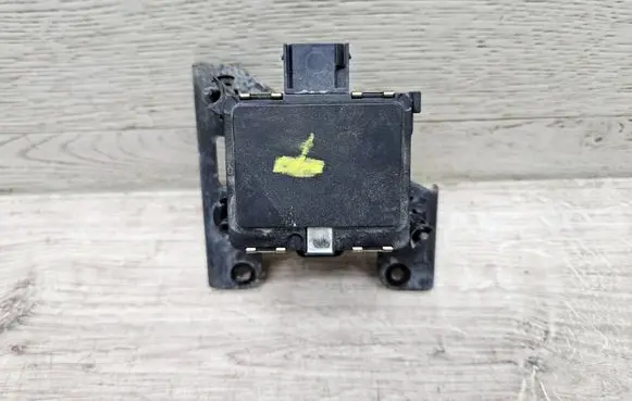 Volkswagen Golf VII Distronic sensor radar 5Q0907561H 5Q0907572H