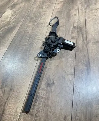 Mercedes-Benz E C207 W207 Seat belt adjustment motor A2078600282 306035299AD 072ED4G131