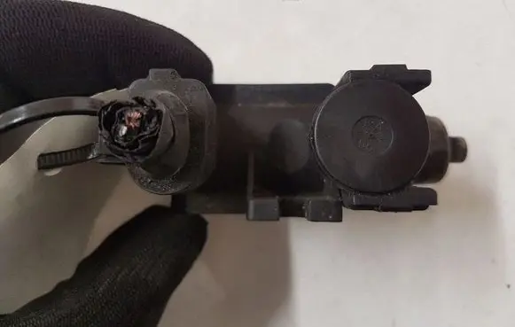 Audi A4 S4 B7 8E 8H Turbo solenoid valve 8E0906527 72290313