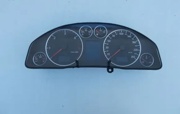Audi A6 S6 C5 4B Speedometer (instrument cluster) 4B0920933G