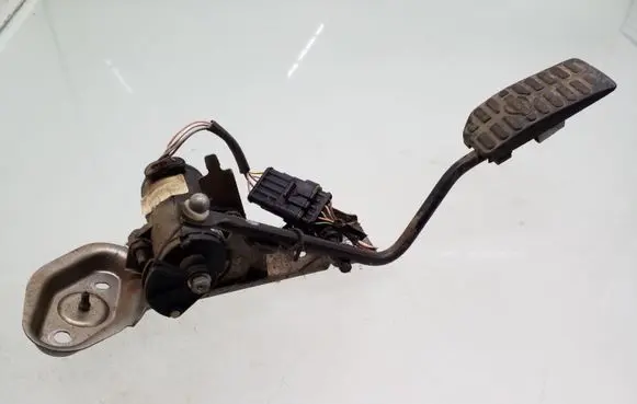 Nissan Almera N16 Accelerator throttle pedal 0281002425 189195M300 1137099015