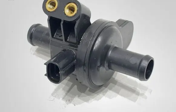 Suzuki SX4 S-Cross Oil filter mounting bracket 