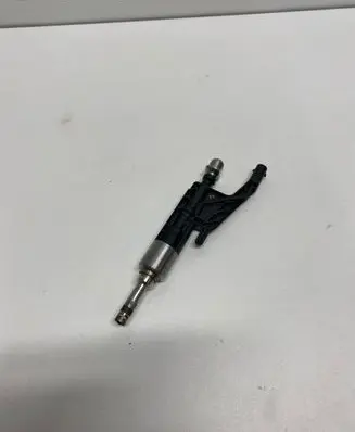 BMW X3 F25 Fuel injector 0261500482 1608291613