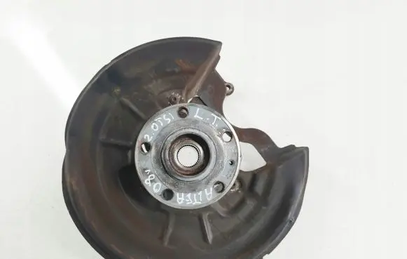 Seat Altea XL Rear wheel hub spindle/knuckle 