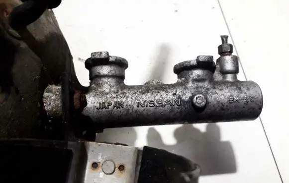 Nissan Primera Master brake cylinder