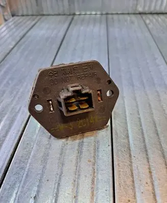 KIA Carnival Heater blower motor/fan resistor W32C14