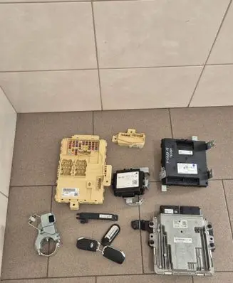 KIA Xceed Engine ECU kit and lock set 391002U220 391012U220