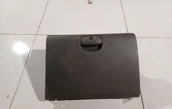 Hyundai Santa Fe Glove box