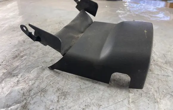 Seat Ibiza III (6L) Steering wheel column trim 6L0858560 6L0858560D