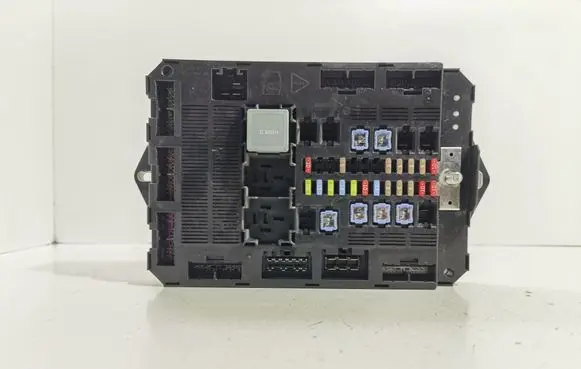 Jaguar XF X250 Fuse module 9X2314B476AC