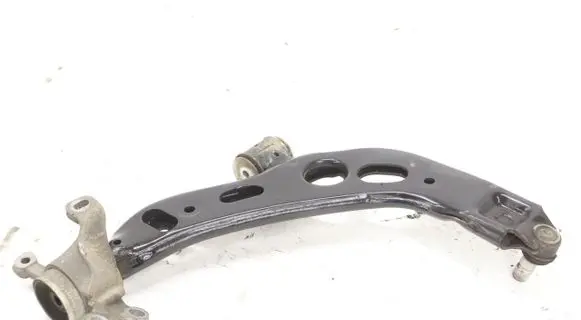 BMW 1 F40 Front control arm 5781664