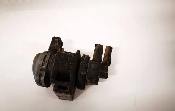 Renault Modus Turbo solenoid valve 8200575400