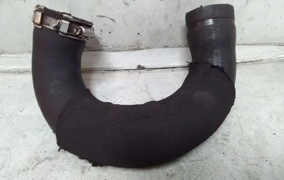 Opel Vivaro Intercooler hose/pipe