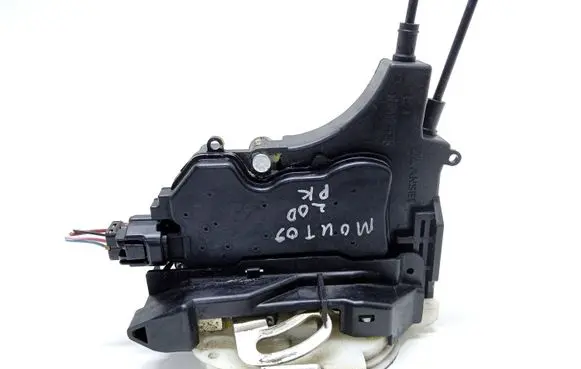 Mitsubishi Outlander Front door lock 07713