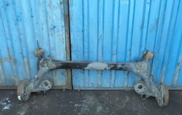 Volkswagen Polo IV 9N3 Rear beam 