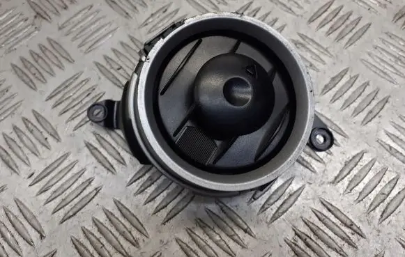 Ford Fiesta Dashboard side air vent grill/cover trim BRAK