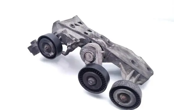 Mercedes-Benz A W169 Generator/alternator bracket 