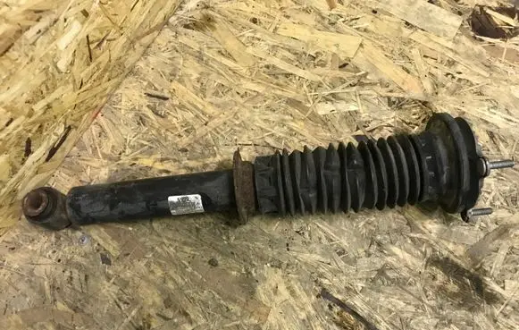Peugeot 407 Front shock absorber/damper