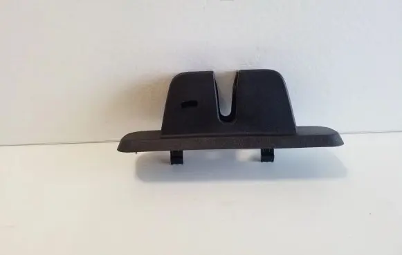Land Rover Evoque II Tailgate/boot lid lock trim HK8346420AA