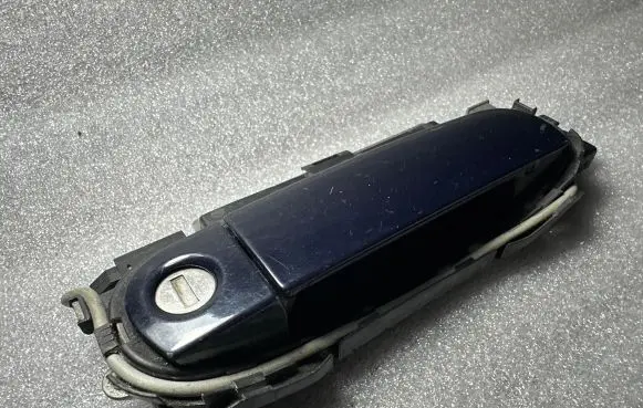 Audi A3 S3 8L Front door exterior handle 1J0973803