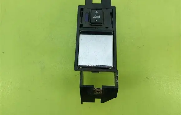 Jaguar XJ X300 Quarter vent window switch DBC12338