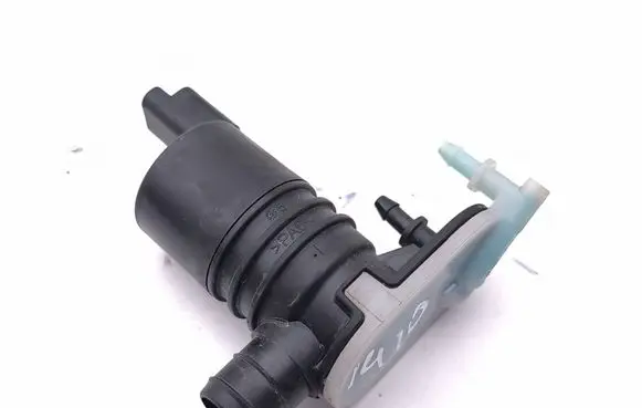 Peugeot 3008 III Windscreen/windshield washer pump 9825893480