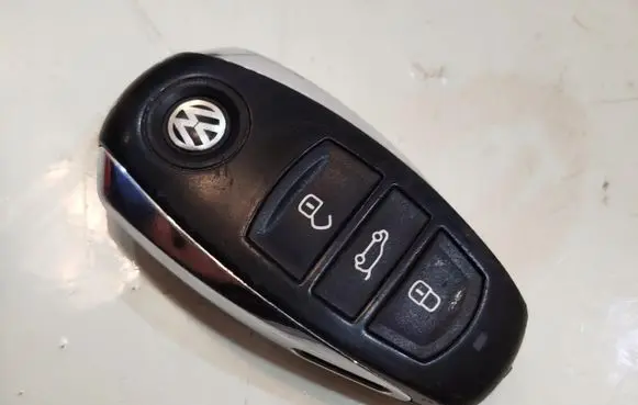 Volkswagen Touareg II Ignition key/card 7P6959754L