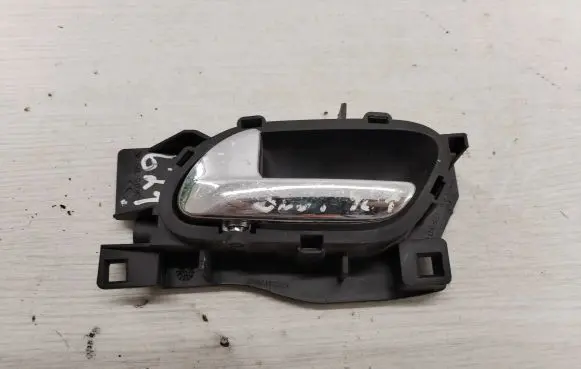 Peugeot 407 Front door interior handle