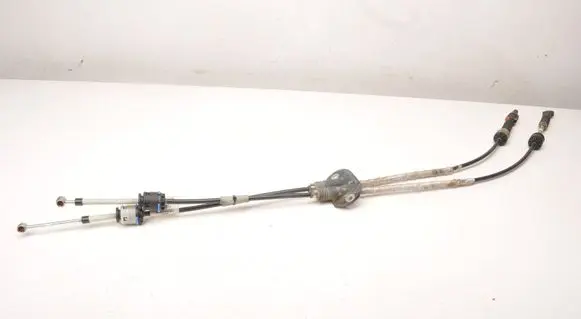 Volvo C30 Gear shift cable linkage 31302017