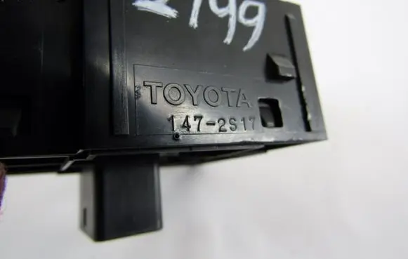 Toyota Prius (XW30) Multifunctional control switch/knob 1472S17