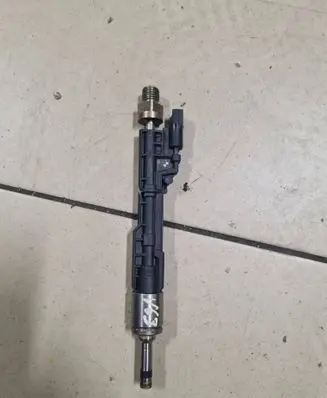 BMW X5 F15 Fuel injector 7639994 102135-41 07120