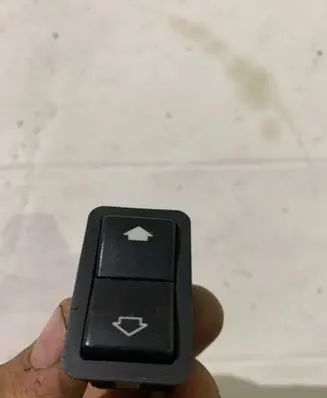 BMW 5 E39 Electric window control switch 8368974