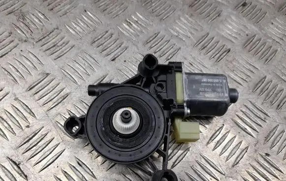 Porsche Macan (95B) Rear door window regulator motor 5Q0959801A