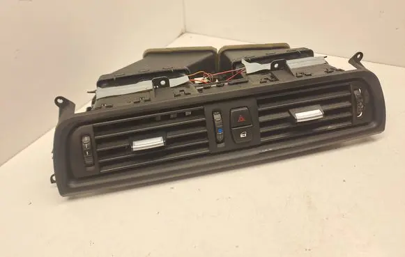 BMW 5 F10 F11 Dash center air vent grill 16828110