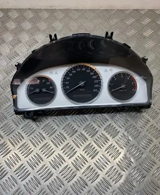 Mercedes-Benz GLK (X204) Speedometer (instrument cluster) 2049001109 A2049001109 A2049022403